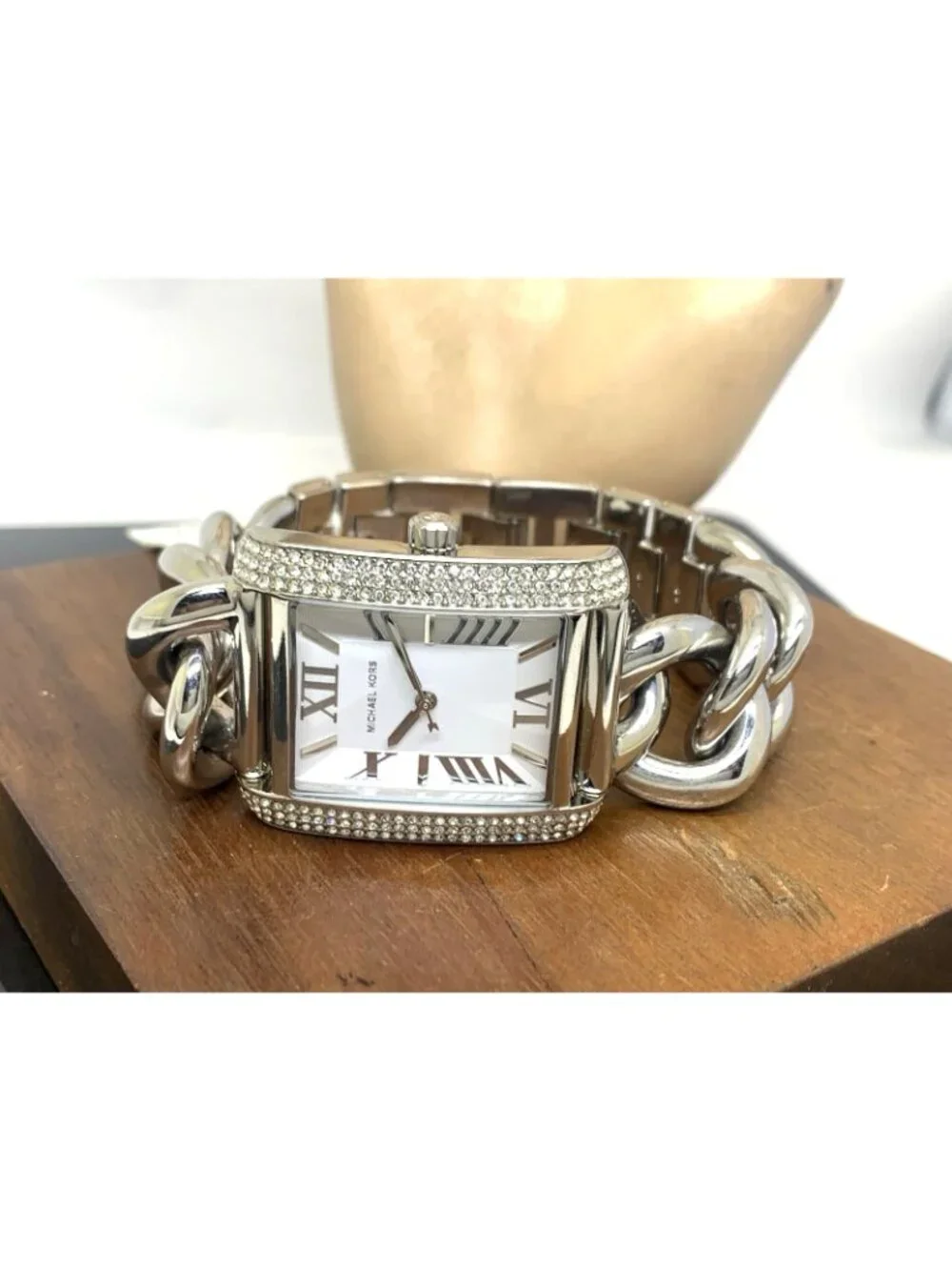 Michael Kors Women's Watch MK7438 Emery Quartz Silver Stainless Steel 32mm